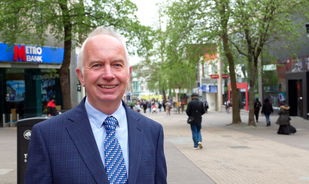 Leader of the Council, u200bu200bu200bu200bu200bu200bu200bCouncillor Barry Lewis standing on Sutton High Street