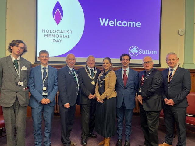 From left, Students from Sutton Grammar School, Cllr Lewis, The Mayor, The Deputy Mayor, Rev David Rome, Mike Thorn (Historic Croydon Airport) and Chris Robson (Sutton Grammar)